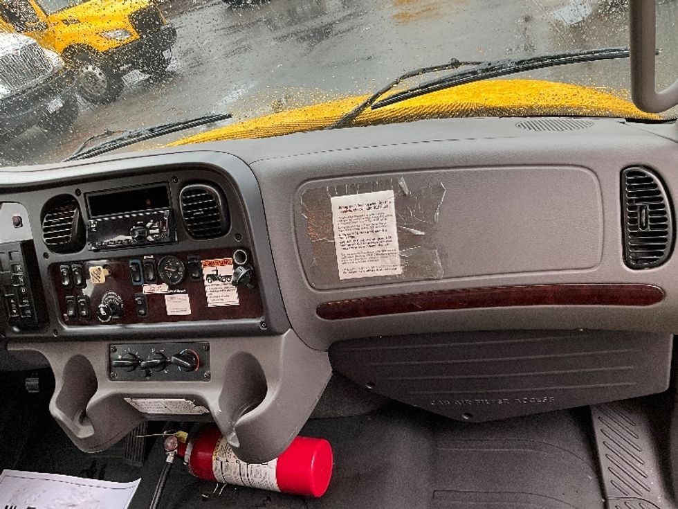 Medium Duty Box Truck-Light and Medium Duty Trucks-Freightliner-2019-M2-Burnaby-BC-177,745\n\t\tkm-$ 72,500 - Image 21