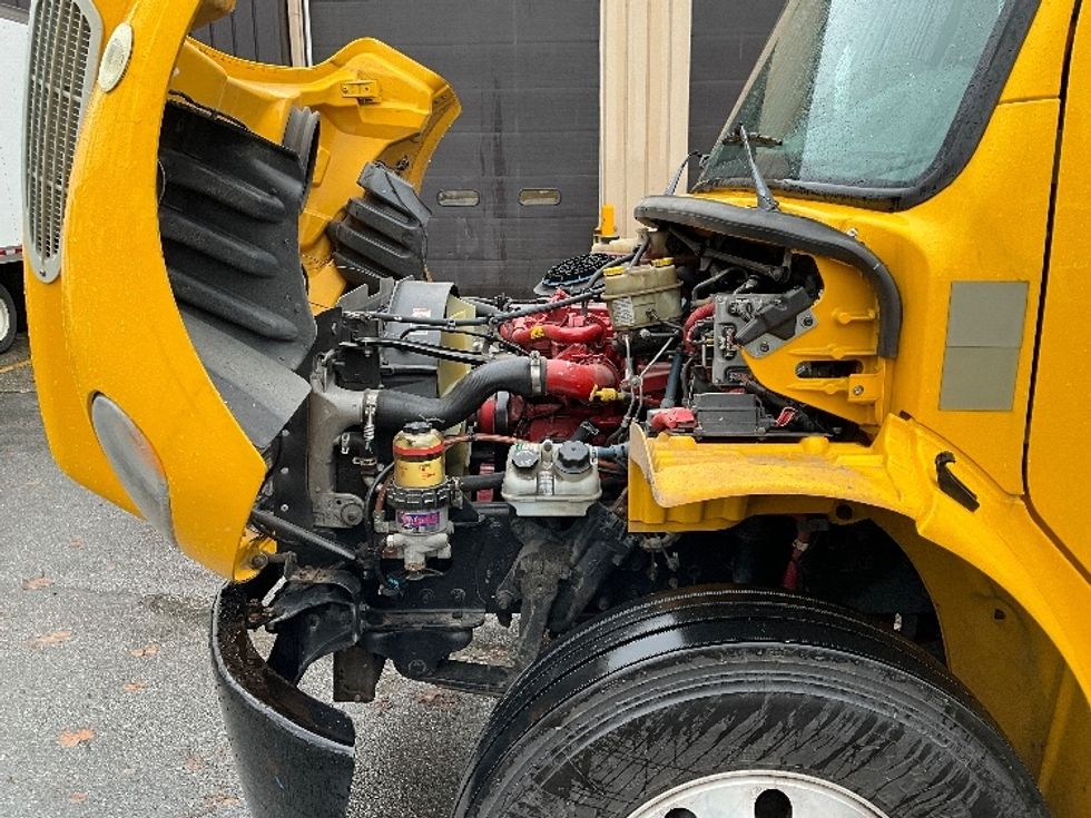 Medium Duty Box Truck-Light and Medium Duty Trucks-Freightliner-2019-M2-Burnaby-BC-177,745\n\t\tkm-$ 72,500 - Image 23