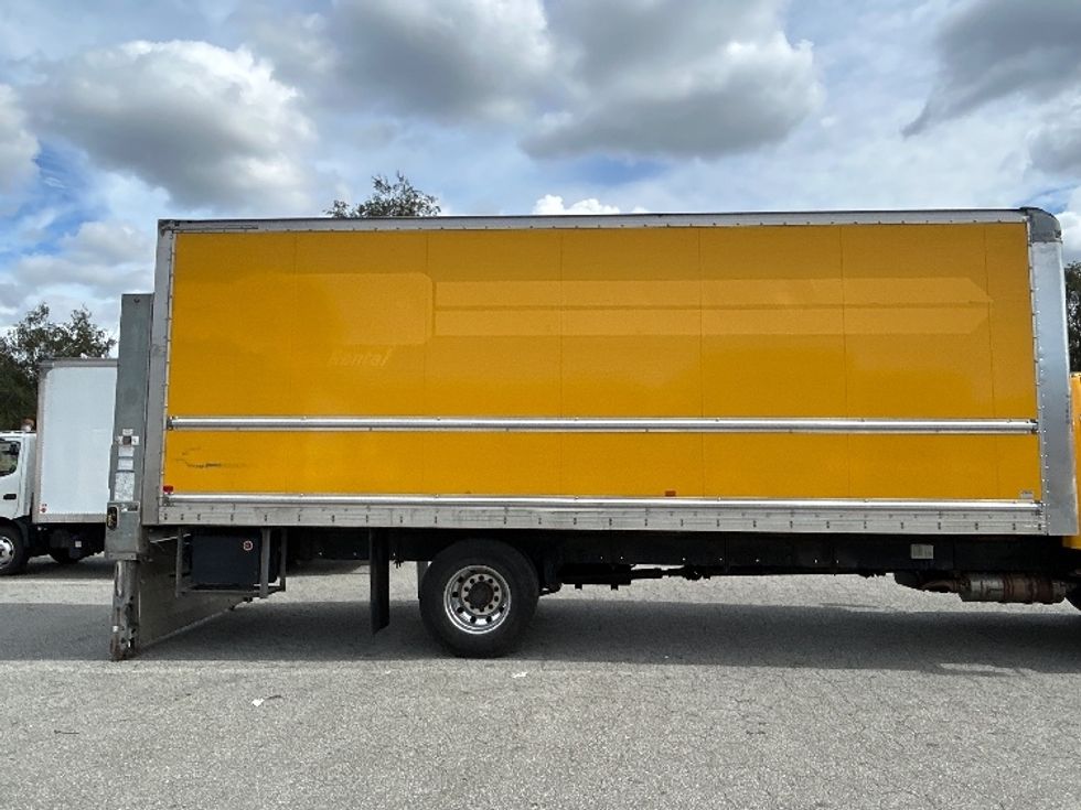 Medium Duty Box Truck-Light and Medium Duty Trucks-Freightliner-2019-M2-Burnaby-BC-185,889\n\t\tkm-$ 65,750 - Image 14