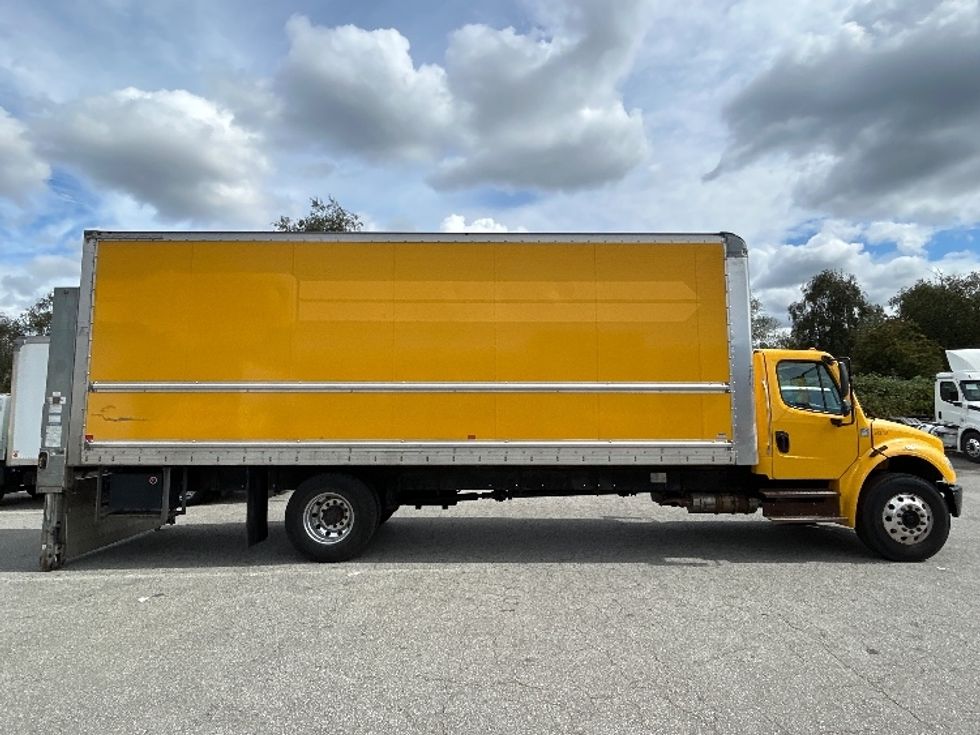Medium Duty Box Truck-Light and Medium Duty Trucks-Freightliner-2019-M2-Burnaby-BC-185,889\n\t\tkm-$ 65,750 - Image 15