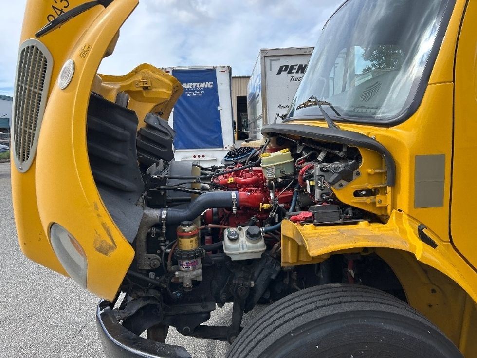 Medium Duty Box Truck-Light and Medium Duty Trucks-Freightliner-2019-M2-Burnaby-BC-185,889\n\t\tkm-$ 65,750 - Image 24