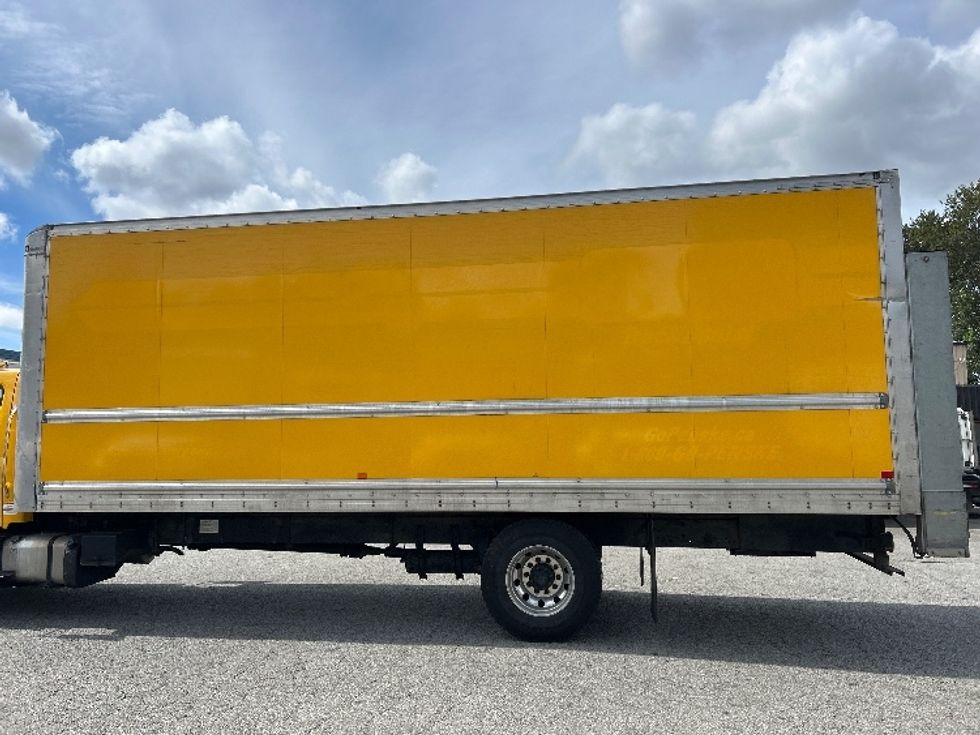 Medium Duty Box Truck-Light and Medium Duty Trucks-Freightliner-2019-M2-Burnaby-BC-185,889\n\t\tkm-$ 65,750 - Image 5