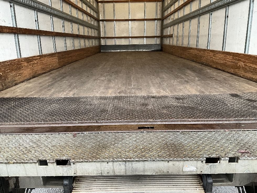 Medium Duty Box Truck-Light and Medium Duty Trucks-Freightliner-2019-M2-Burnaby-BC-190,792\n\t\tkm-$ 71,500 - Image 10