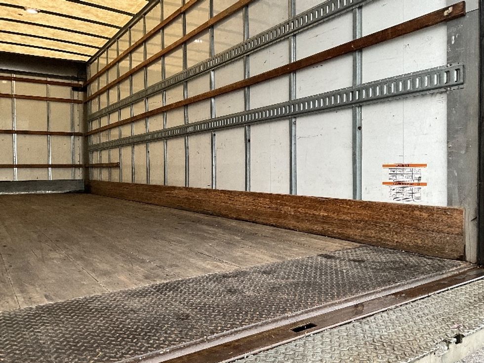 Medium Duty Box Truck-Light and Medium Duty Trucks-Freightliner-2019-M2-Burnaby-BC-190,792\n\t\tkm-$ 71,500 - Image 12