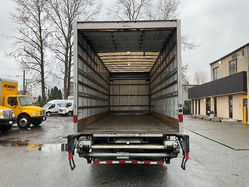 Medium Duty Box Truck-Light and Medium Duty Trucks-Freightliner-2019-M2-Burnaby-BC-190,792\n\t\tkm-$ 71,500 - Image 8