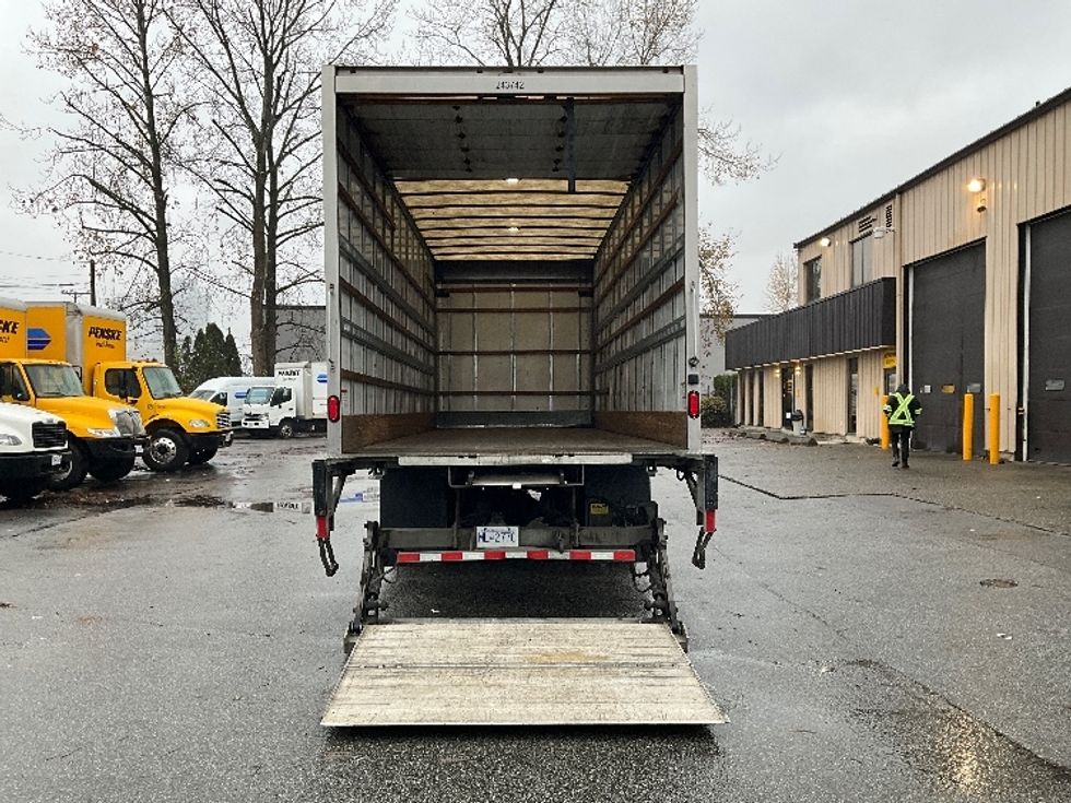 Medium Duty Box Truck-Light and Medium Duty Trucks-Freightliner-2019-M2-Burnaby-BC-190,792\n\t\tkm-$ 71,500 - Image 9