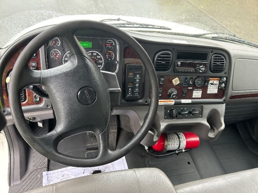 Medium Duty Box Truck-Light and Medium Duty Trucks-Freightliner-2019-M2-Burnaby-BC-228,891\n\t\tkm-$ 71,750 - Image 18