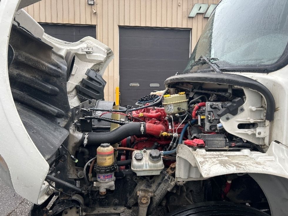 Medium Duty Box Truck-Light and Medium Duty Trucks-Freightliner-2019-M2-Burnaby-BC-228,891\n\t\tkm-$ 71,750 - Image 24