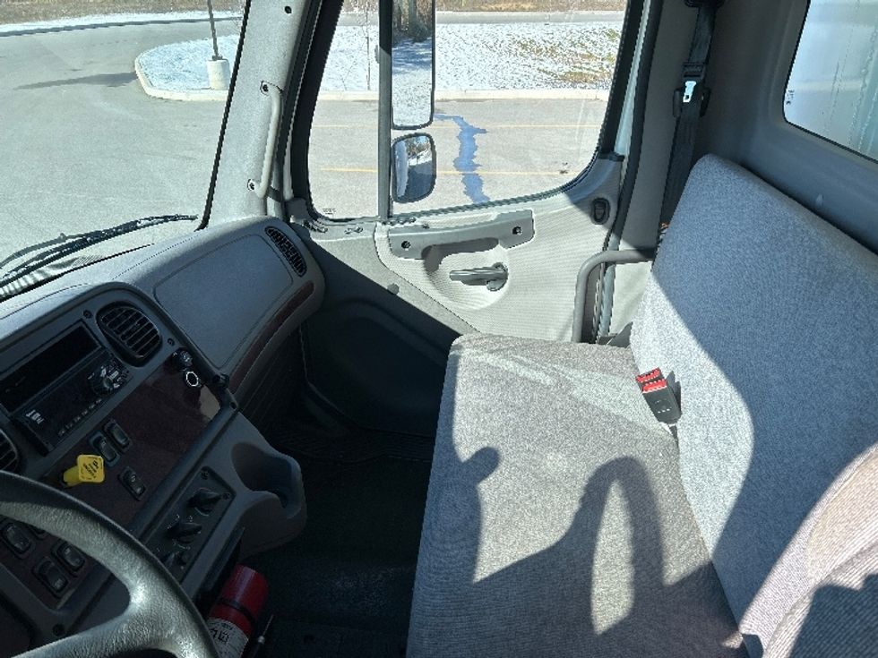 Medium Duty Box Truck-Light and Medium Duty Trucks-Freightliner-2019-M2-Byron Center-MI-104,780\n\t\tmiles-$ 53,250 - Image 18