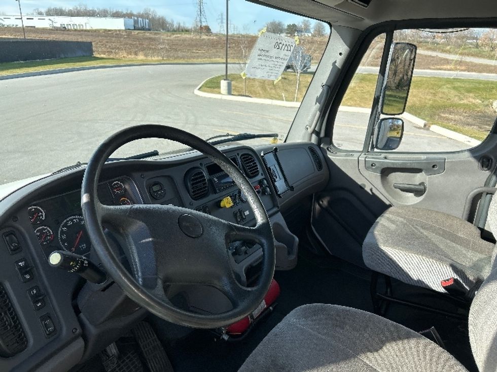 Medium Duty Box Truck-Light and Medium Duty Trucks-Freightliner-2019-M2-Byron Center-MI-127,833\n\t\tmiles-$ 58,500 - Image 16