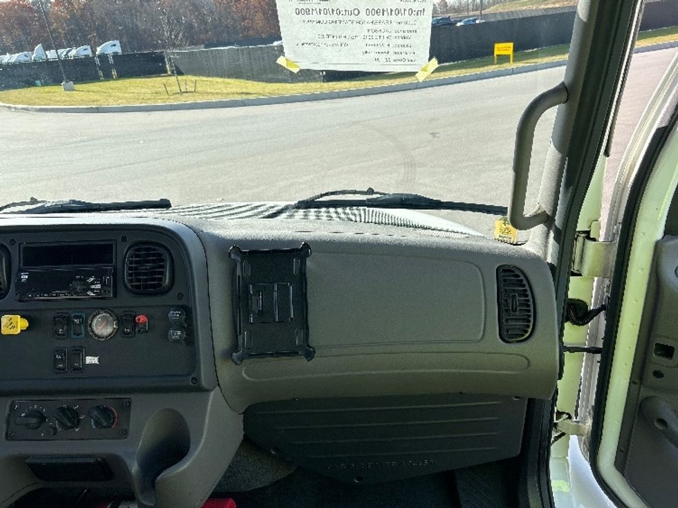Medium Duty Box Truck-Light and Medium Duty Trucks-Freightliner-2019-M2-Byron Center-MI-127,833\n\t\tmiles-$ 58,500 - Image 20