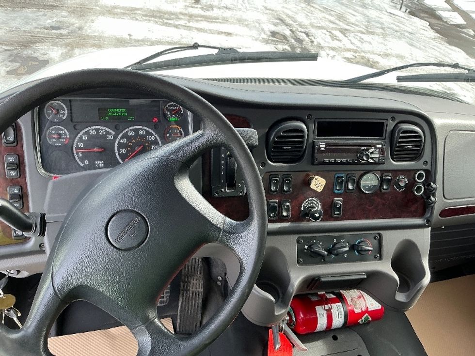 Medium Duty Box Truck-Light and Medium Duty Trucks-Freightliner-2019-M2-Calgary-AB-161,400\n\t\tkm-$ 73,500 - Image 18