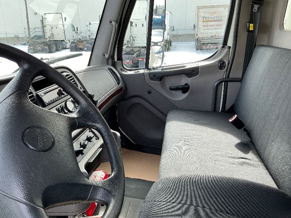 Medium Duty Box Truck-Light and Medium Duty Trucks-Freightliner-2019-M2-Calgary-AB-161,400\n\t\tkm-$ 73,500 - Image 19