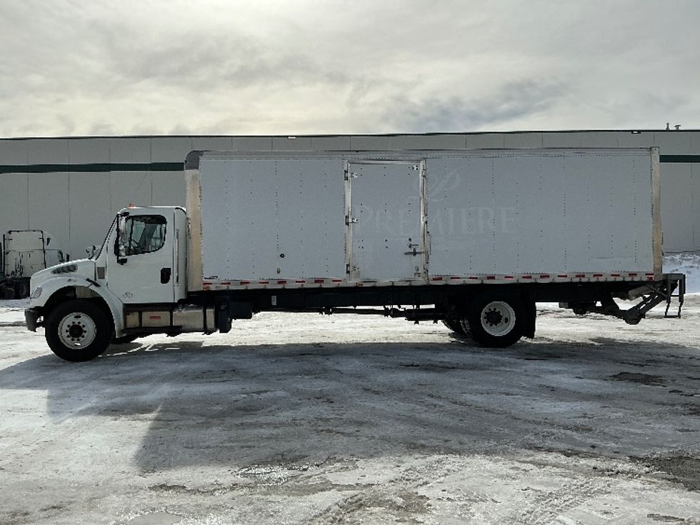 Medium Duty Box Truck-Light and Medium Duty Trucks-Freightliner-2019-M2-Calgary-AB-161,400\n\t\tkm-$ 73,500 - Image 4