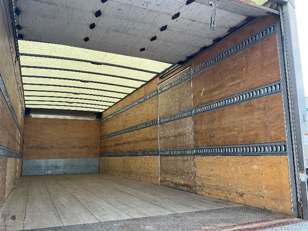 Medium Duty Box Truck-Light and Medium Duty Trucks-Freightliner-2019-M2-Calgary-AB-171,049\n\t\tkm-$ 71,750 - Image 12