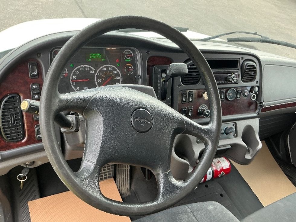 Medium Duty Box Truck-Light and Medium Duty Trucks-Freightliner-2019-M2-Calgary-AB-171,049\n\t\tkm-$ 71,750 - Image 18