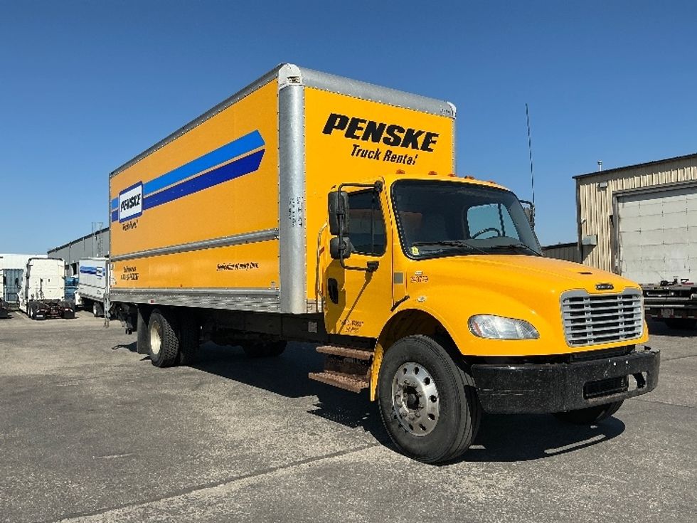 Medium Duty Box Truck-Light and Medium Duty Trucks-Freightliner-2019-M2-Calgary-AB-223,687\n\t\tkm-$ 61,500 - Image 1