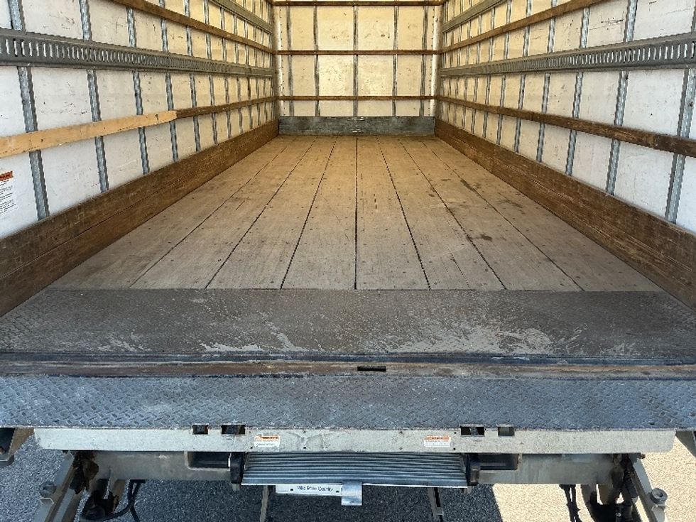Medium Duty Box Truck-Light and Medium Duty Trucks-Freightliner-2019-M2-Calgary-AB-223,687\n\t\tkm-$ 61,500 - Image 10
