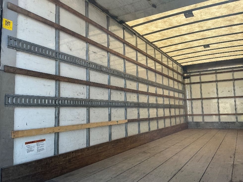 Medium Duty Box Truck-Light and Medium Duty Trucks-Freightliner-2019-M2-Calgary-AB-223,687\n\t\tkm-$ 61,500 - Image 11
