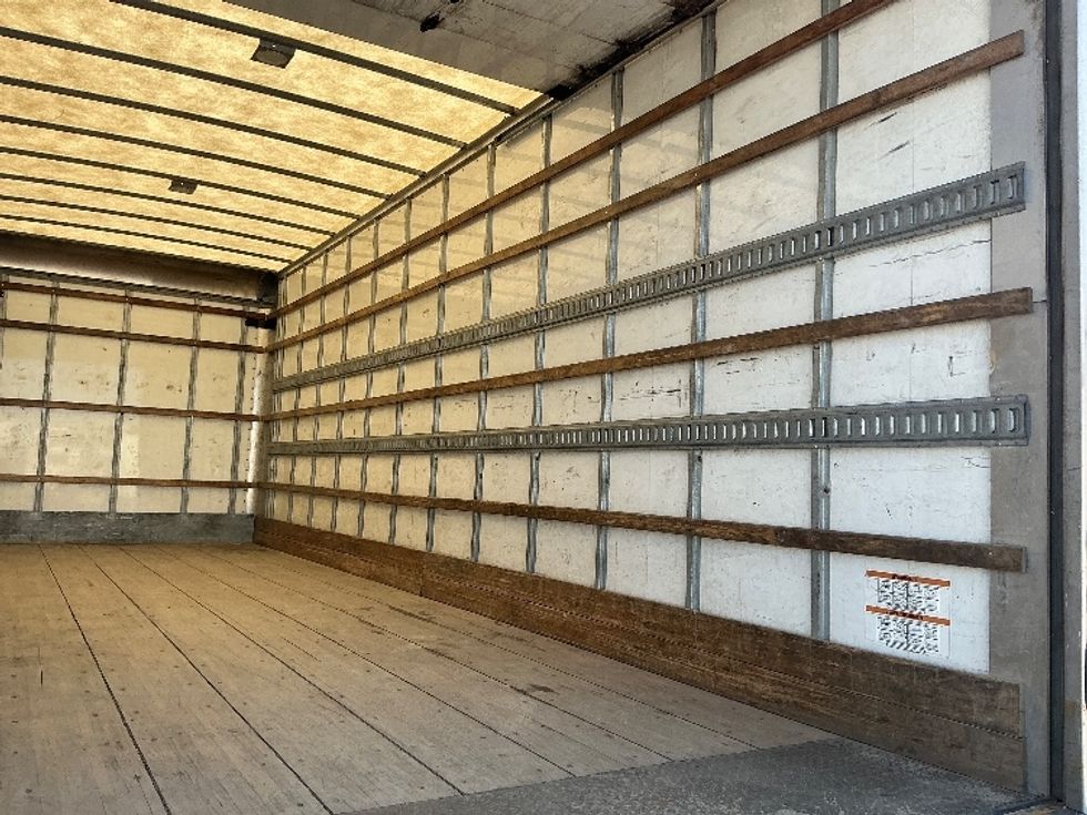 Medium Duty Box Truck-Light and Medium Duty Trucks-Freightliner-2019-M2-Calgary-AB-223,687\n\t\tkm-$ 61,500 - Image 12