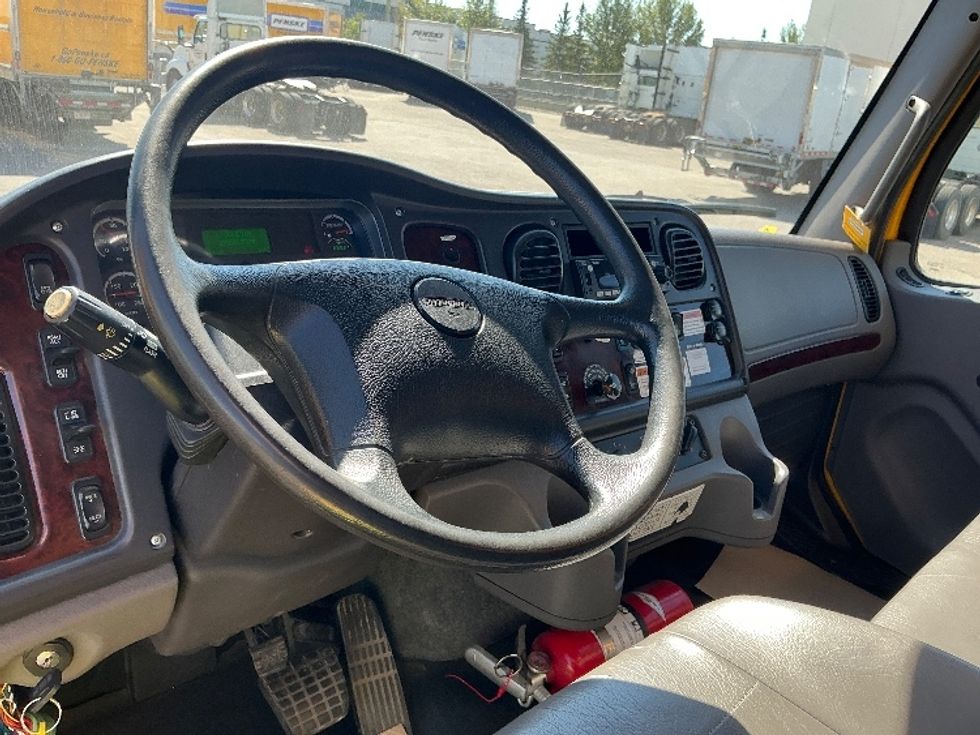 Medium Duty Box Truck-Light and Medium Duty Trucks-Freightliner-2019-M2-Calgary-AB-223,687\n\t\tkm-$ 61,500 - Image 17