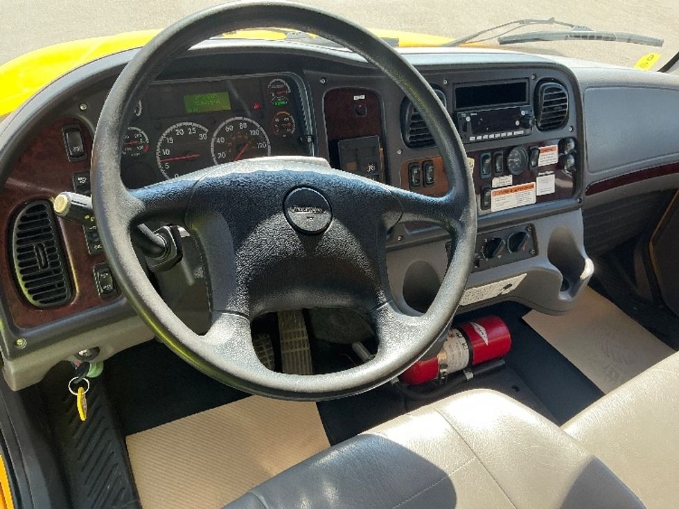 Medium Duty Box Truck-Light and Medium Duty Trucks-Freightliner-2019-M2-Calgary-AB-223,687\n\t\tkm-$ 61,500 - Image 18