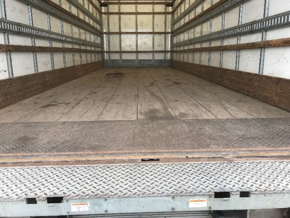 Medium Duty Box Truck-Light and Medium Duty Trucks-Freightliner-2019-M2-Calgary-AB-226,056\n\t\tkm-$ 68,000 - Image 10