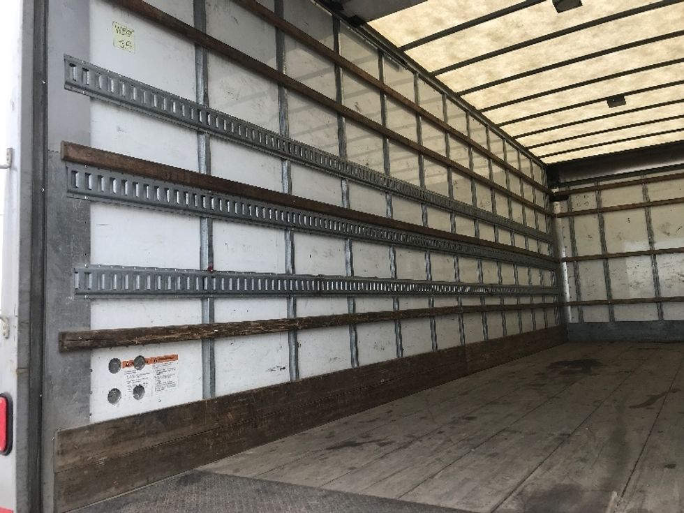 Medium Duty Box Truck-Light and Medium Duty Trucks-Freightliner-2019-M2-Calgary-AB-226,056\n\t\tkm-$ 68,000 - Image 11