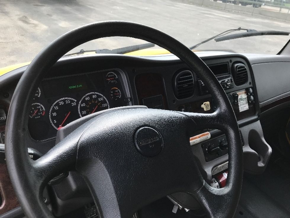 Medium Duty Box Truck-Light and Medium Duty Trucks-Freightliner-2019-M2-Calgary-AB-226,056\n\t\tkm-$ 68,000 - Image 17