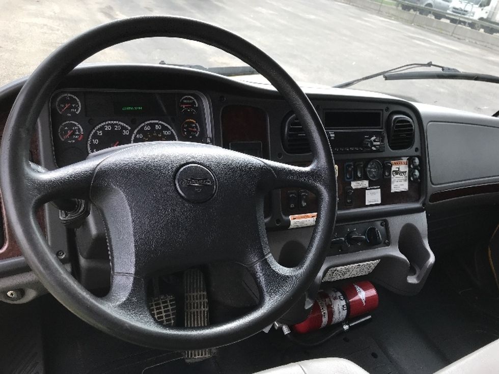 Medium Duty Box Truck-Light and Medium Duty Trucks-Freightliner-2019-M2-Calgary-AB-226,056\n\t\tkm-$ 68,000 - Image 18