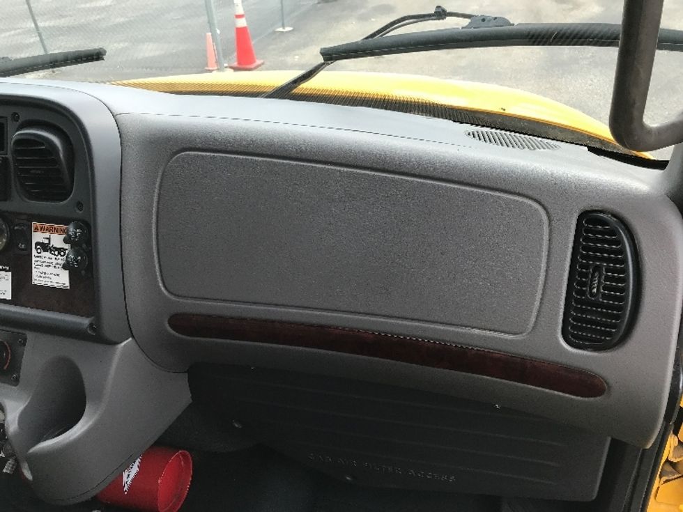 Medium Duty Box Truck-Light and Medium Duty Trucks-Freightliner-2019-M2-Calgary-AB-226,056\n\t\tkm-$ 68,000 - Image 21