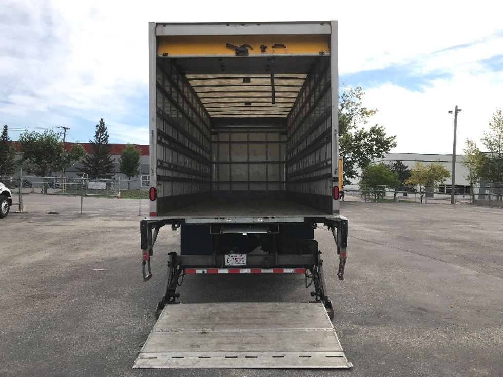 Medium Duty Box Truck-Light and Medium Duty Trucks-Freightliner-2019-M2-Calgary-AB-226,056\n\t\tkm-$ 68,000 - Image 9