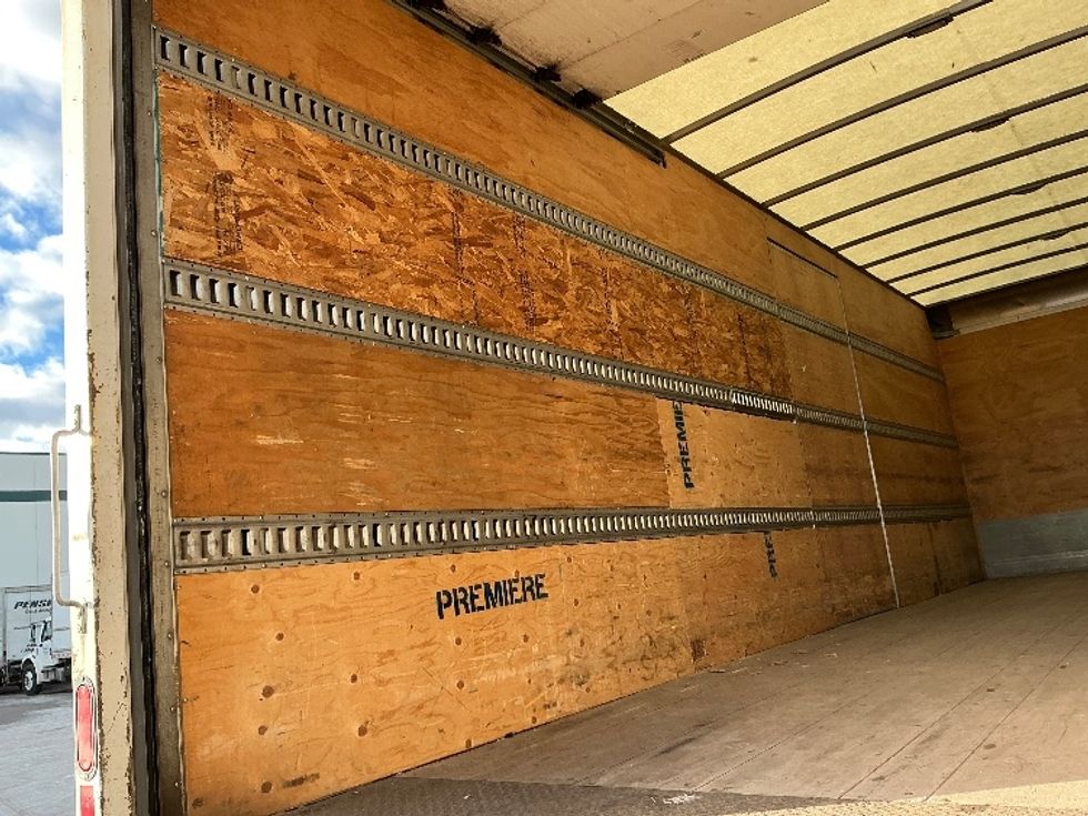 Medium Duty Box Truck-Light and Medium Duty Trucks-Freightliner-2019-M2-Calgary-AB-248,803\n\t\tkm-$ 69,750 - Image 11