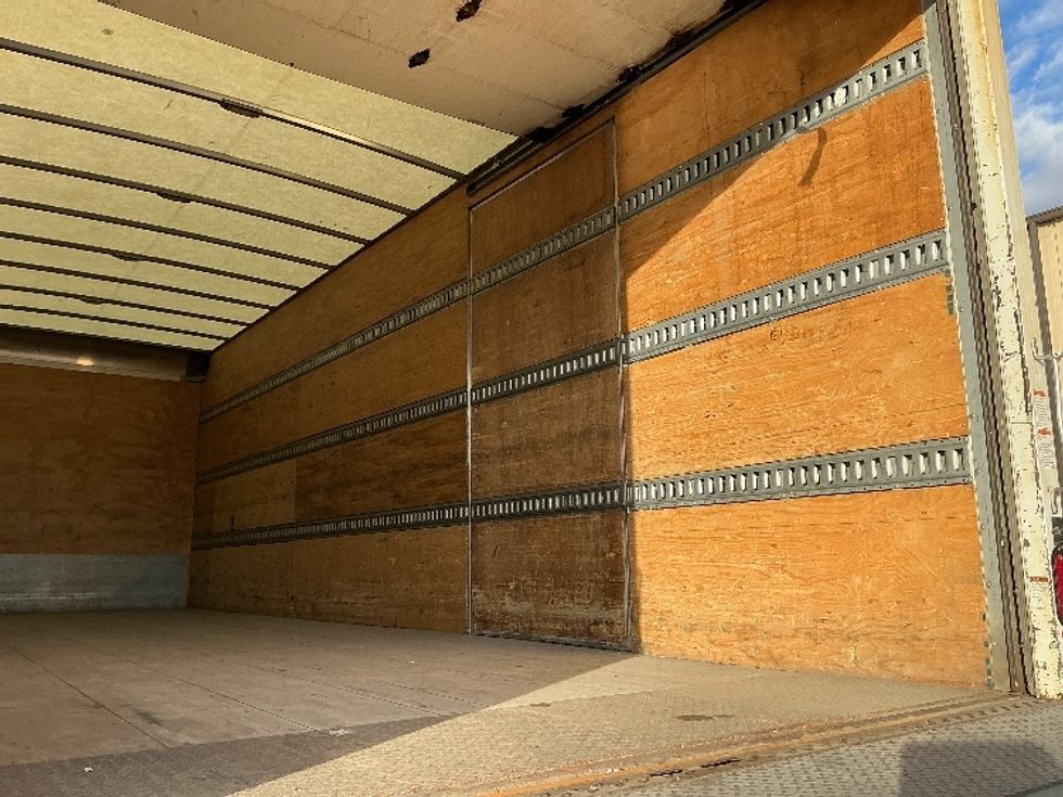 Medium Duty Box Truck-Light and Medium Duty Trucks-Freightliner-2019-M2-Calgary-AB-248,803\n\t\tkm-$ 69,750 - Image 12