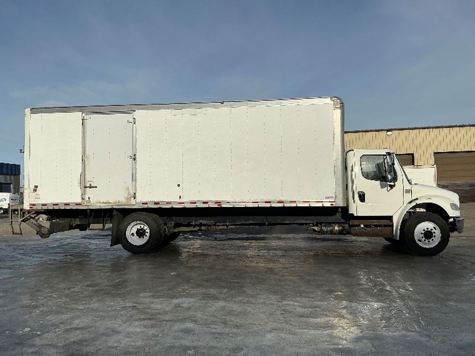 Medium Duty Box Truck-Light and Medium Duty Trucks-Freightliner-2019-M2-Calgary-AB-248,803\n\t\tkm-$ 69,750 - Image 16