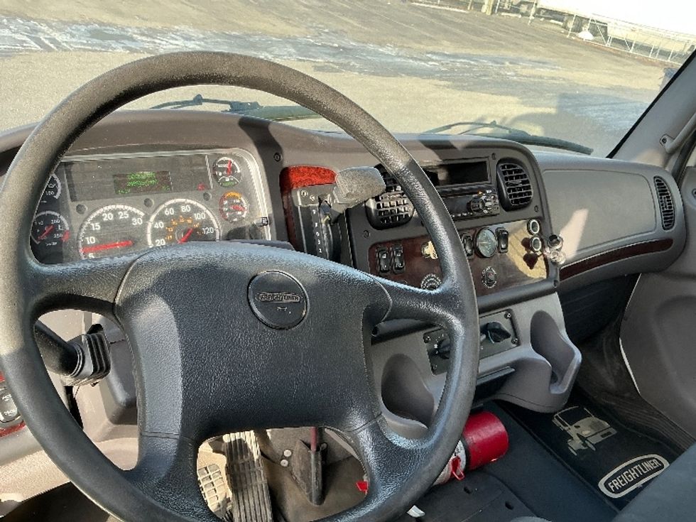 Medium Duty Box Truck-Light and Medium Duty Trucks-Freightliner-2019-M2-Calgary-AB-248,803\n\t\tkm-$ 69,750 - Image 18