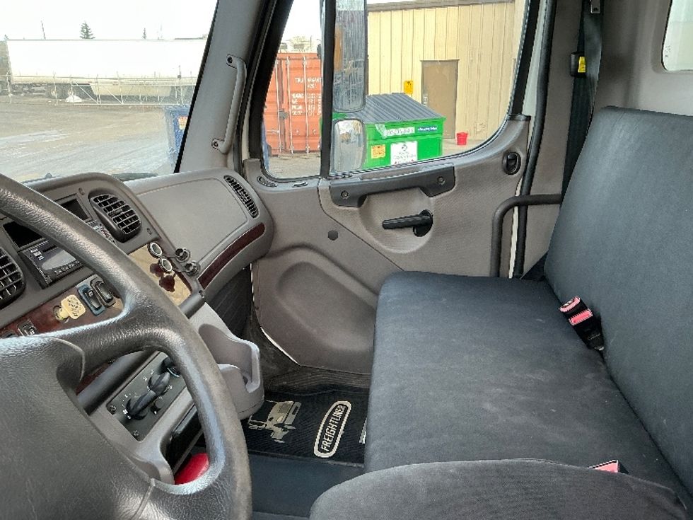 Medium Duty Box Truck-Light and Medium Duty Trucks-Freightliner-2019-M2-Calgary-AB-248,803\n\t\tkm-$ 69,750 - Image 19