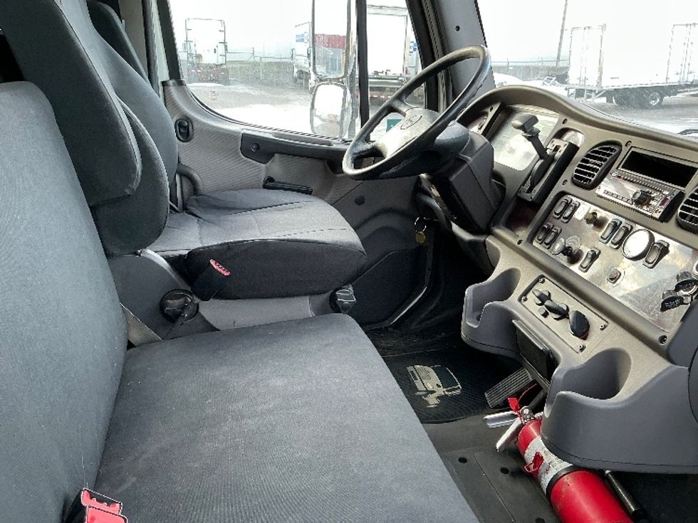Medium Duty Box Truck-Light and Medium Duty Trucks-Freightliner-2019-M2-Calgary-AB-248,803\n\t\tkm-$ 69,750 - Image 22