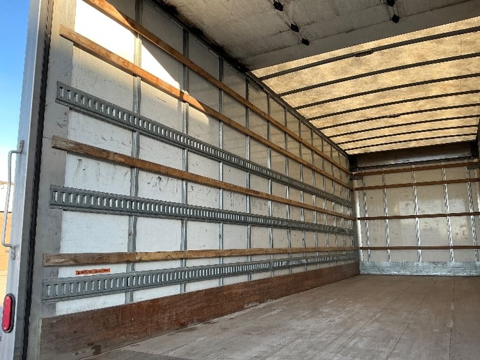 Medium Duty Box Truck-Light and Medium Duty Trucks-Freightliner-2019-M2-Calgary-AB-253,651\n\t\tkm-$ 68,750 - Image 11