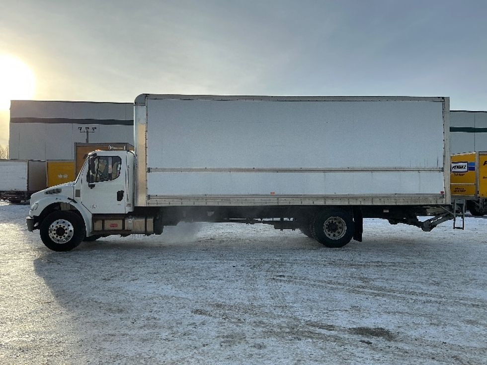 Medium Duty Box Truck-Light and Medium Duty Trucks-Freightliner-2019-M2-Calgary-AB-253,651\n\t\tkm-$ 68,750 - Image 4