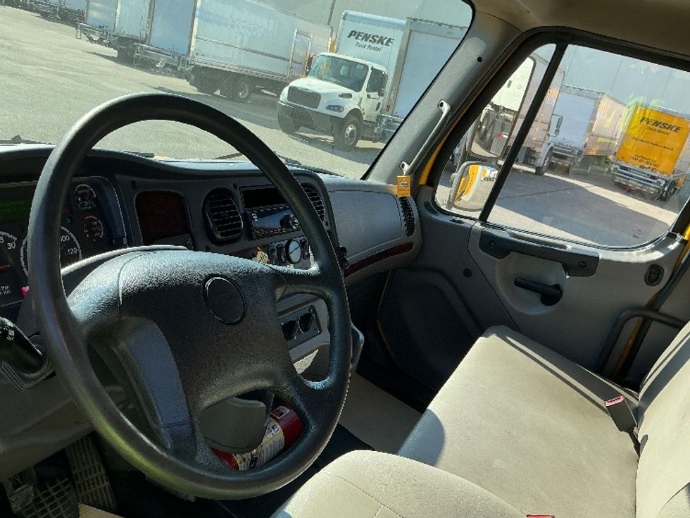 Medium Duty Box Truck-Light and Medium Duty Trucks-Freightliner-2019-M2-Calgary-AB-269,202\n\t\tkm-$ 60,750 - Image 17