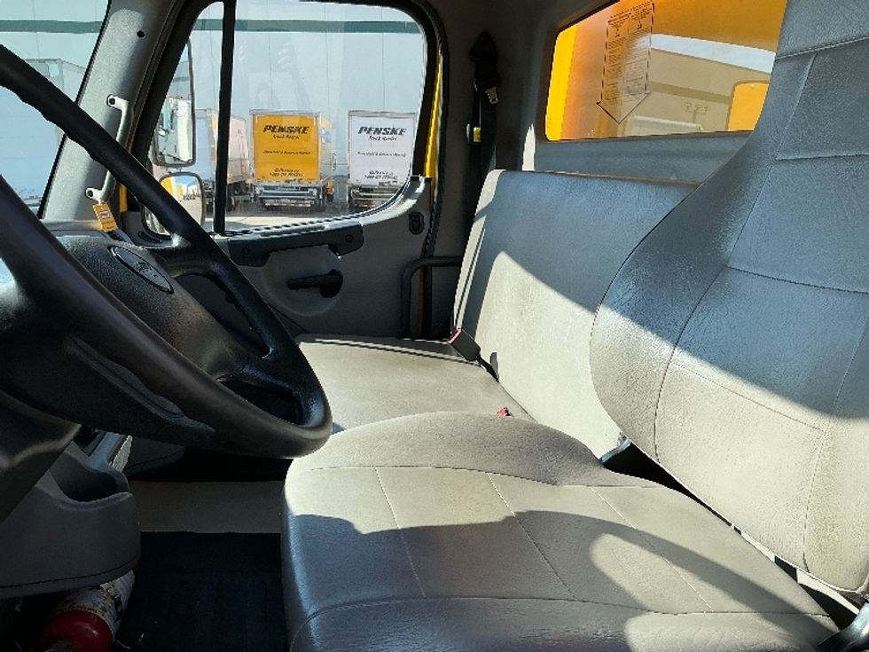 Medium Duty Box Truck-Light and Medium Duty Trucks-Freightliner-2019-M2-Calgary-AB-269,202\n\t\tkm-$ 60,750 - Image 19