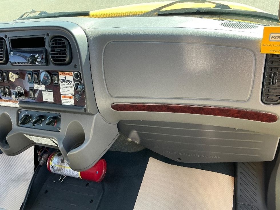 Medium Duty Box Truck-Light and Medium Duty Trucks-Freightliner-2019-M2-Calgary-AB-269,202\n\t\tkm-$ 60,750 - Image 21