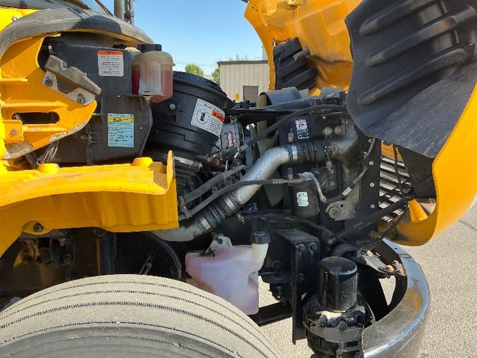 Medium Duty Box Truck-Light and Medium Duty Trucks-Freightliner-2019-M2-Calgary-AB-269,202\n\t\tkm-$ 60,750 - Image 23