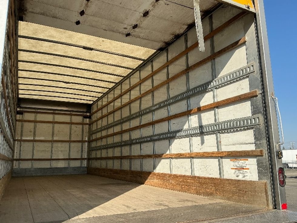 Medium Duty Box Truck-Light and Medium Duty Trucks-Freightliner-2019-M2-Calgary-AB-275,865\n\t\tkm-$ 64,500 - Image 12