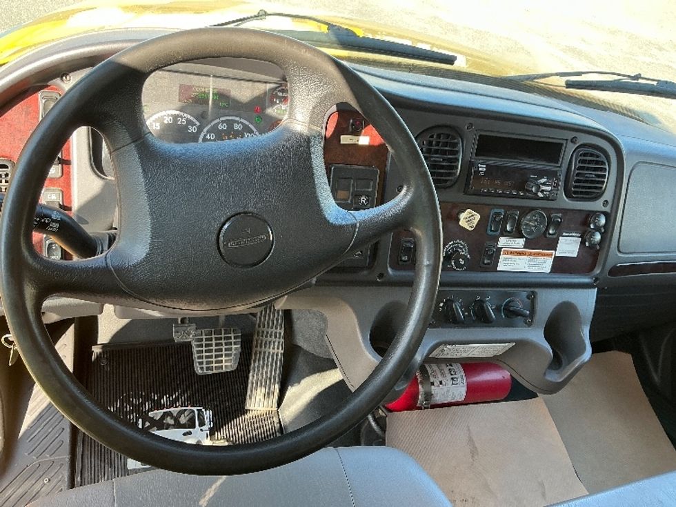 Medium Duty Box Truck-Light and Medium Duty Trucks-Freightliner-2019-M2-Calgary-AB-275,865\n\t\tkm-$ 64,500 - Image 18