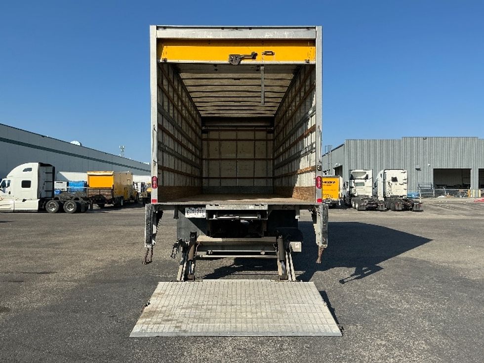 Medium Duty Box Truck-Light and Medium Duty Trucks-Freightliner-2019-M2-Calgary-AB-275,865\n\t\tkm-$ 64,500 - Image 9