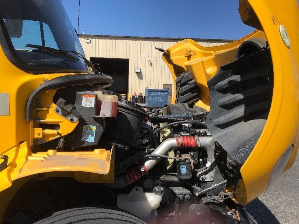 Medium Duty Box Truck-Light and Medium Duty Trucks-Freightliner-2019-M2-Calgary-AB-281,279\n\t\tkm-$ 61,250 - Image 23