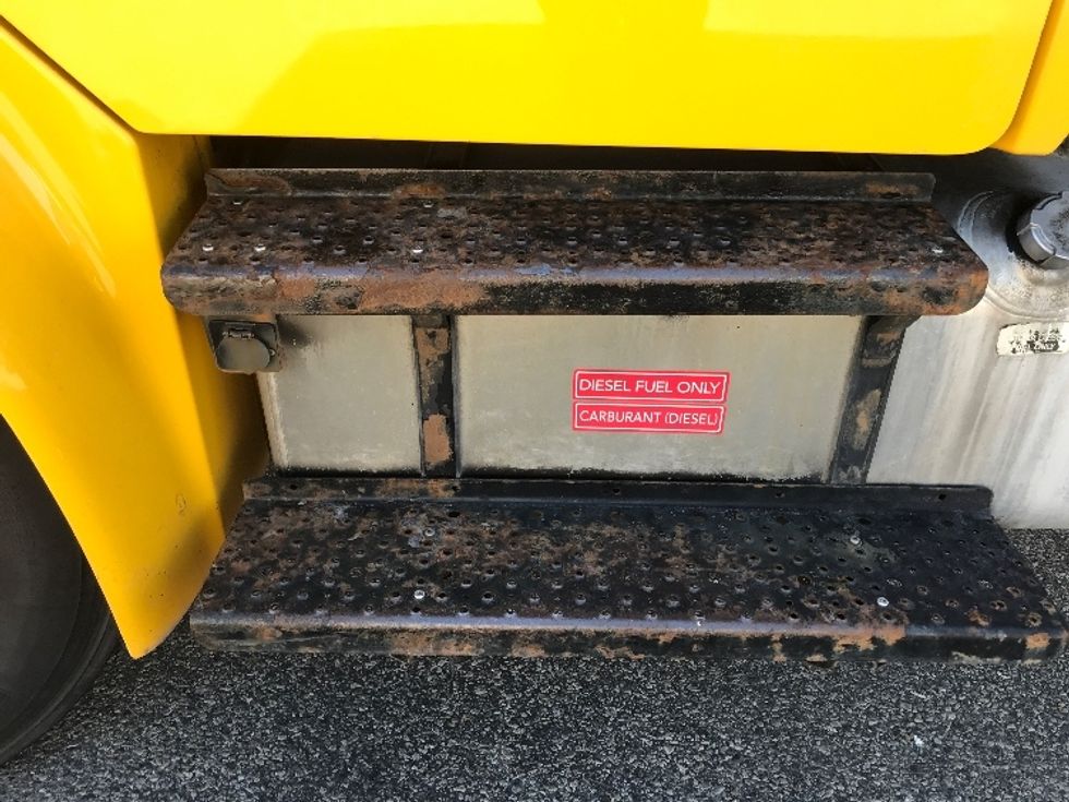 Medium Duty Box Truck-Light and Medium Duty Trucks-Freightliner-2019-M2-Calgary-AB-281,279\n\t\tkm-$ 61,250 - Image 28