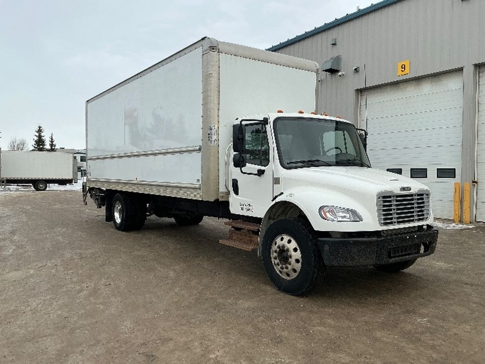 Medium Duty Box Truck-Light and Medium Duty Trucks-Freightliner-2019-M2-Calgary-AB-315,225\n\t\tkm-$ 60,250 - Image 1